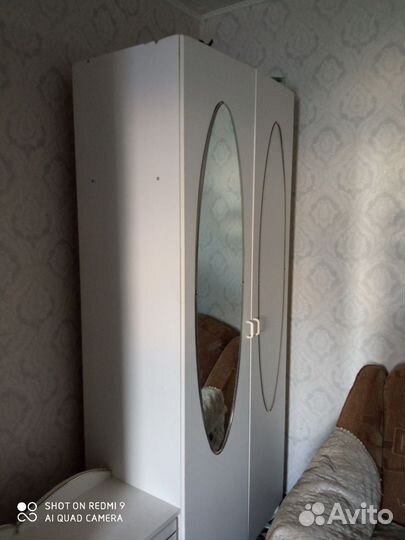 Шкаф с зеркалом