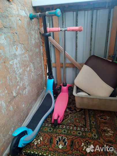 Самокат трёхколёсный