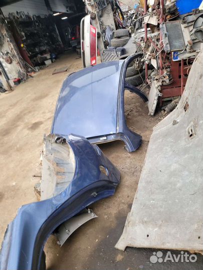 Заднее правое крыло на Пежо 206