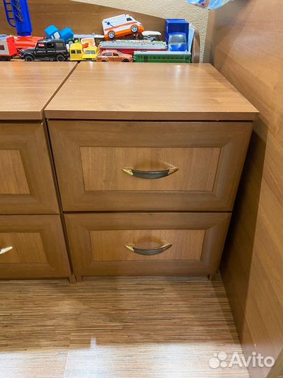 Тумбочка прикроватная