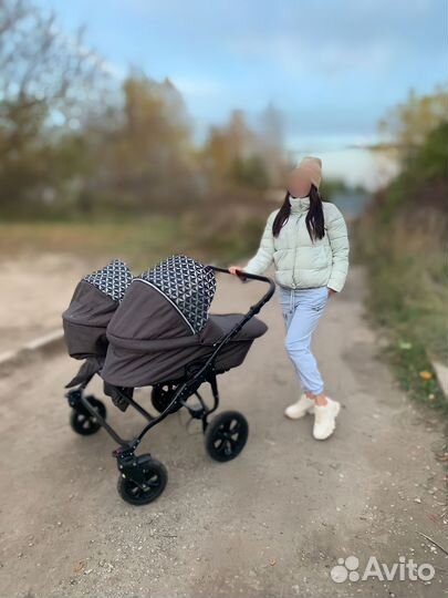 Коляска для двойни погодок