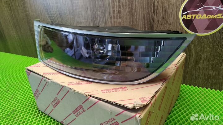 Фара противотуманная левая Lexus GX470