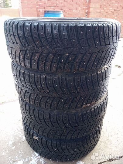 Laufenn I Fit Ice LW 71 205/55 R16