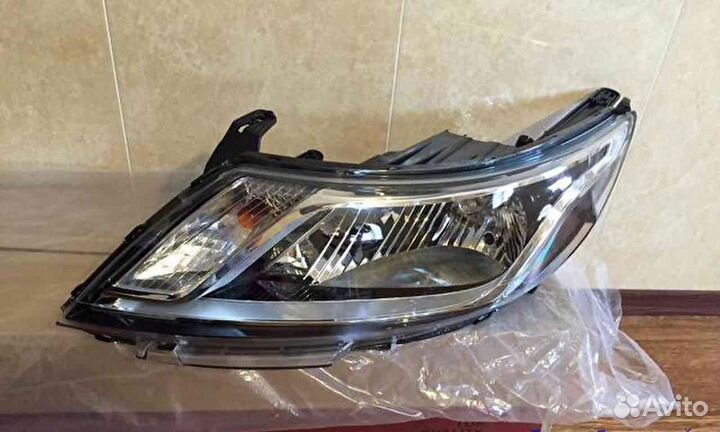 Фара передняя левая Kia Rio 3 2012