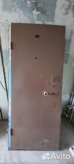 Дверь железная