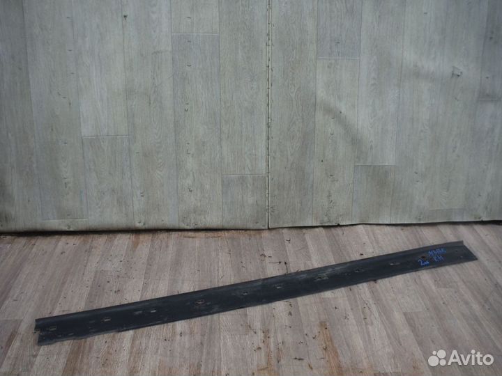 Накладка порога правая Mazda 3 BK 2006