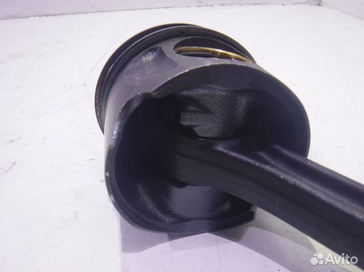 Поршень с шатуном Мерседес