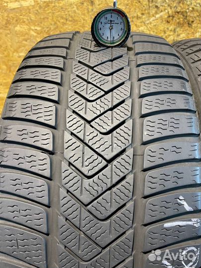 Pirelli Winter Sottozero 3 235/35 R20