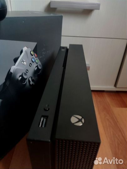 Xbox One x 1tb