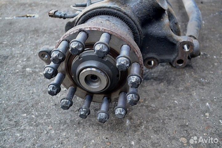 Ступица, дисковые тормоза, передний мост, правая M