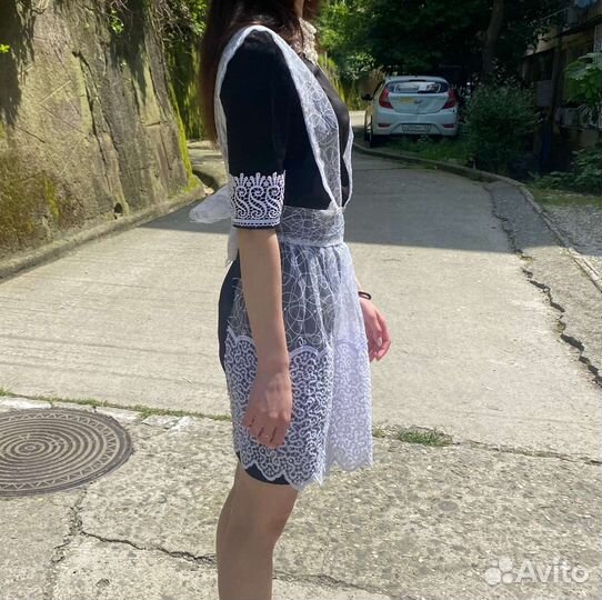 Платье с фартуком на последний звонок