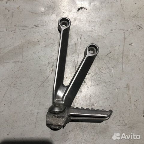 Левый пассажирский кронштейн для Kaasaki ZX10R 04