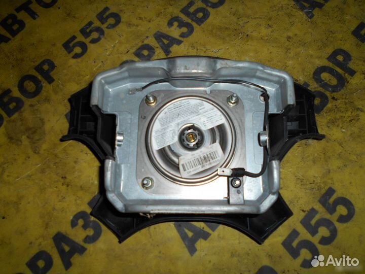 Подушка безопасности в руль Mitsubishi Carisma
