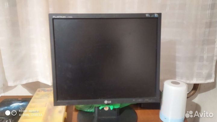 Монитор LG flatron