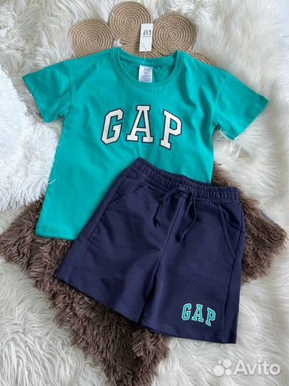Костюм Gap с шортами