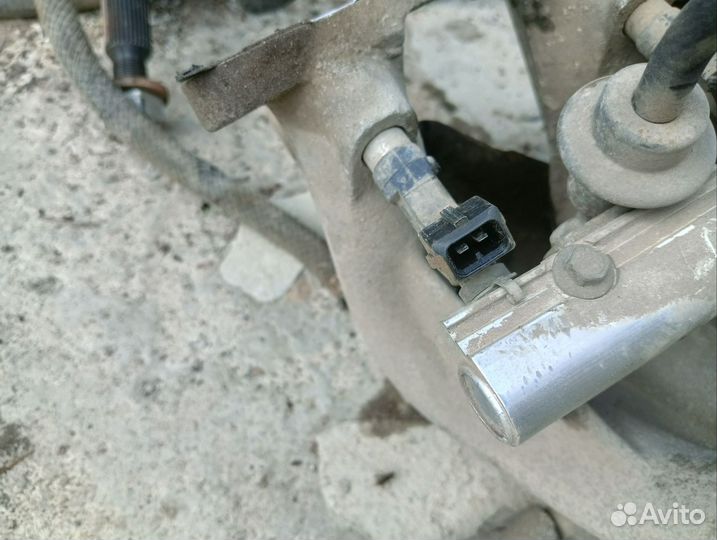 Топливная рампа форсунками daewoo espero 2.0