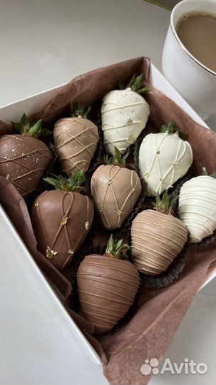 Клубника в шоколаде, букеты