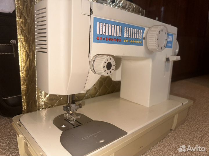Швейная машина veritas