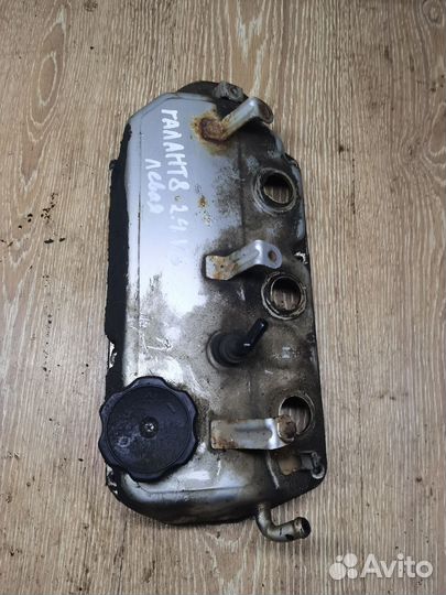 Mitsubishi Galant 8 2.4 6a13 крышка клапанная лева