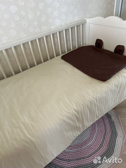 Комплект в кроватку новый