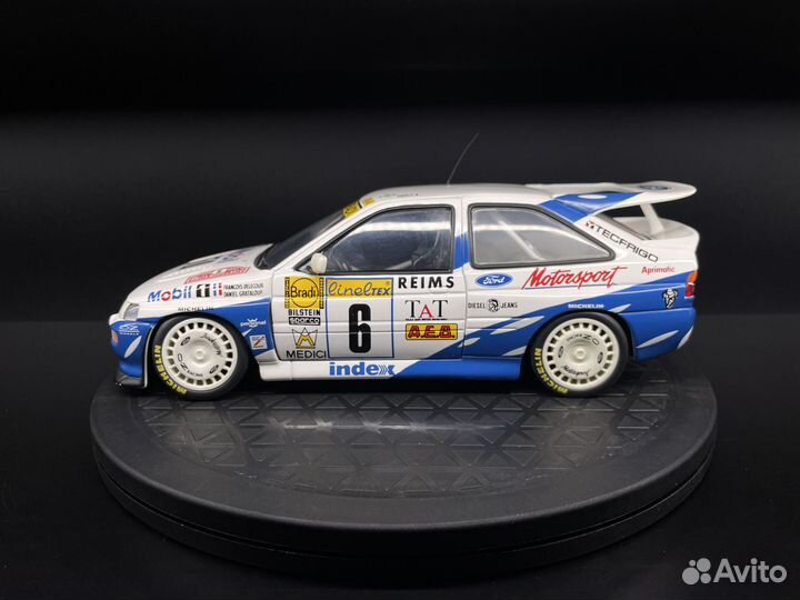 Ford Escort RS Cosworth 1:18 / UTModels-Minichamps