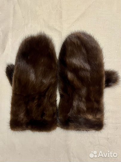 Норковые варежки новые