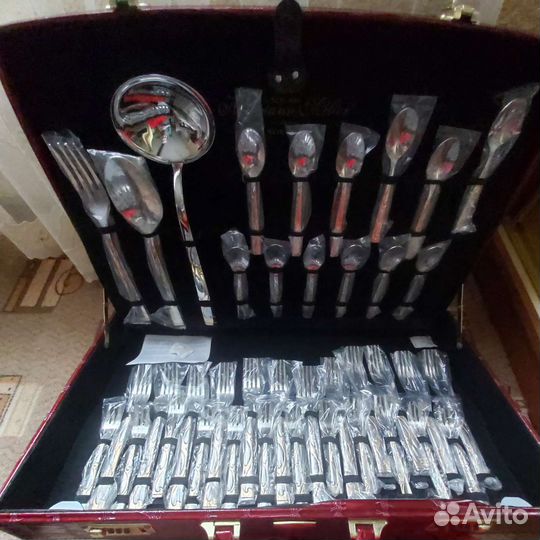 Набор столовых приборов новый