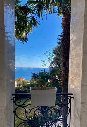 Коттедж 400 м² на участке 7 сот.