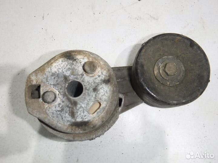 Ролик-натяжитель ручейкового ремня Discovery 3