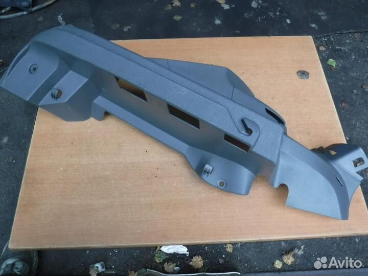 Направляющая шторки багажника Focus 2 рест