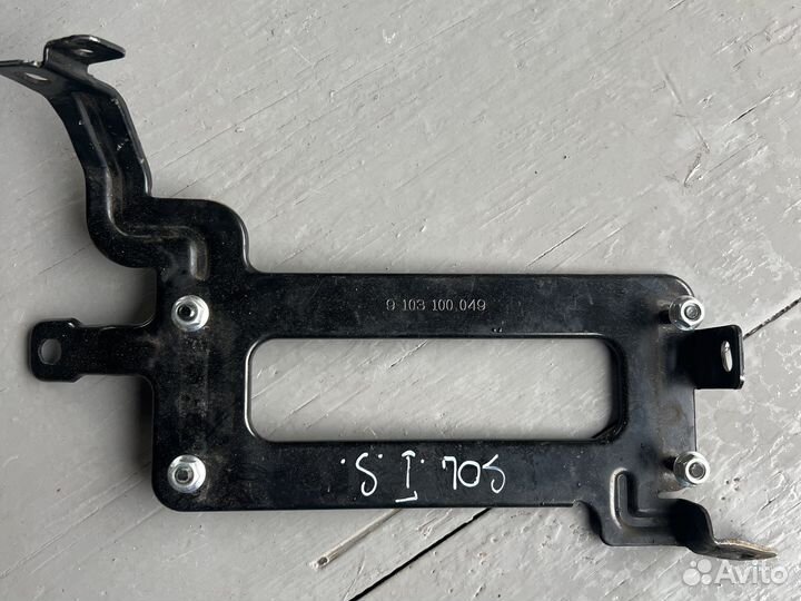 Крепление блока эбу к кузову