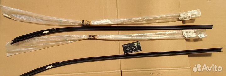 Молдинг лобового стекла Skoda Octavia