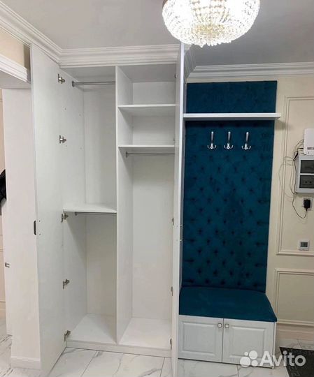Шкаф угловой распашной