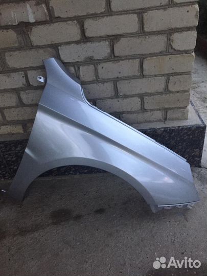 Продаю крыло на ладу весту