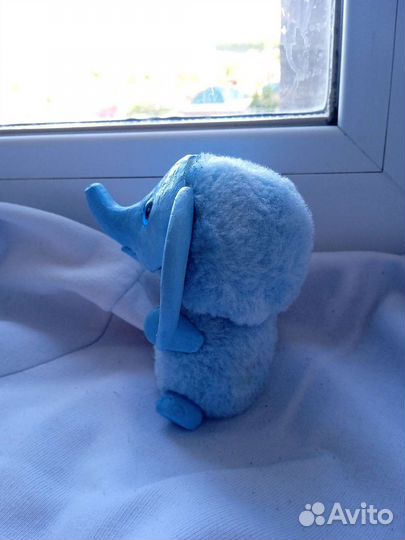 Слоник в смешанной технике