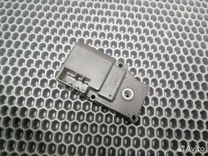 Моторчик заслонки отопителя Lifan Solano