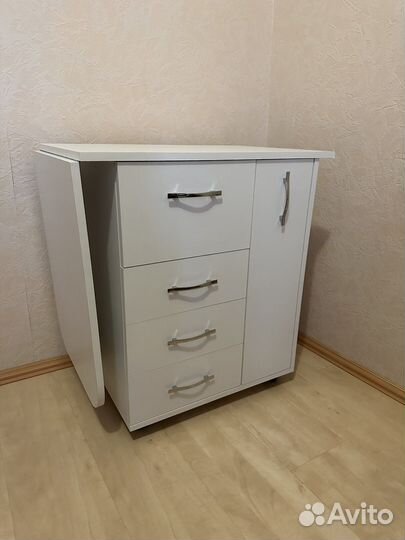 Маникюрный стол складной