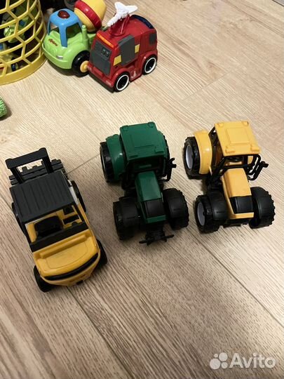 Трактор игрушки