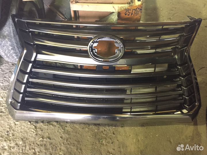 Решетка от Лексус 570LX
