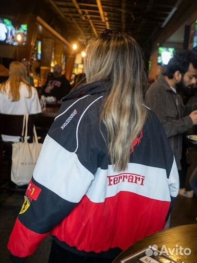 Гоночная куртка Ferrari