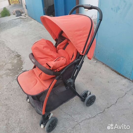 Прогулочная коляска