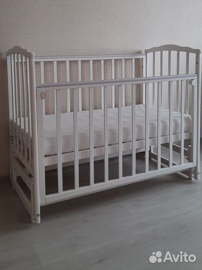 Детская кроватка с маятником. Можга Красная звезда