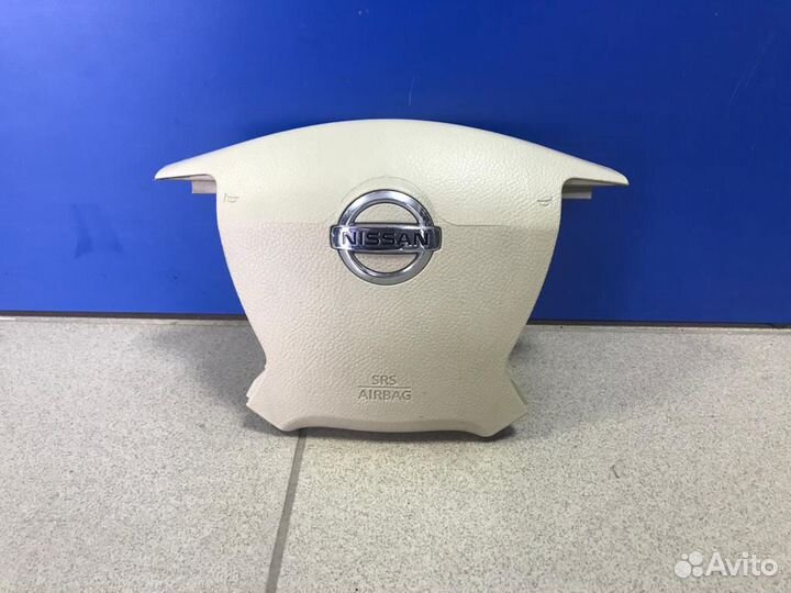 Крышка на airbag Nissan Fuga Y50