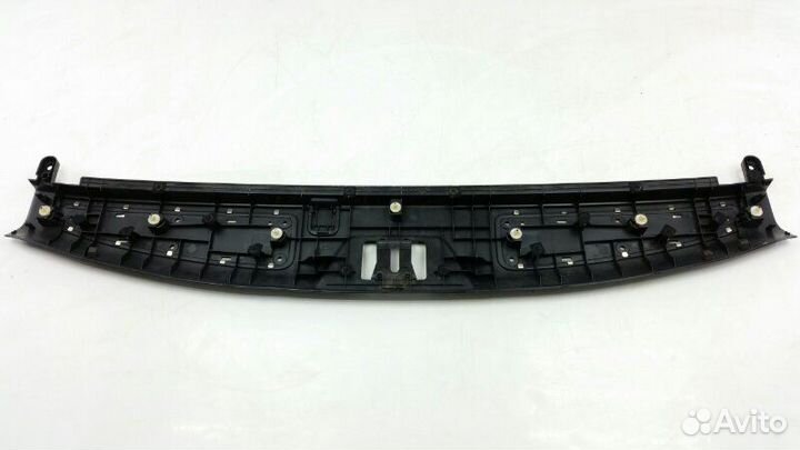 Накладка на замок багажника Nissan Patrol Y62