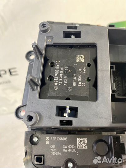 Пульт управления мультимедиа Mercedes-Benz E-Class