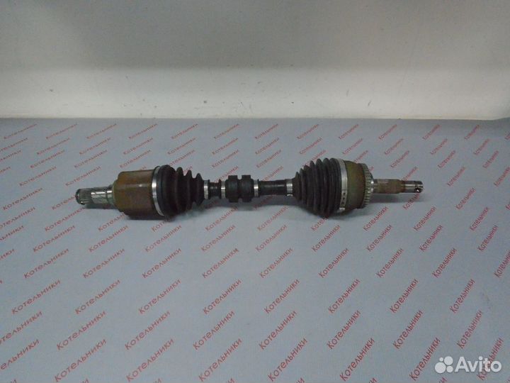 Nissan 39101-AV611 Вал приводной левый
