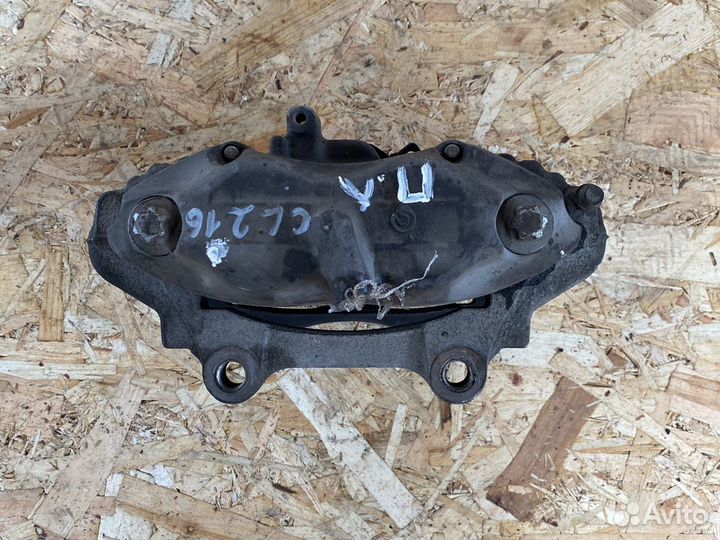 Суппорт передний левый Мерседес w216