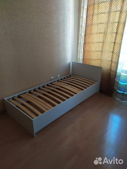 Кровать