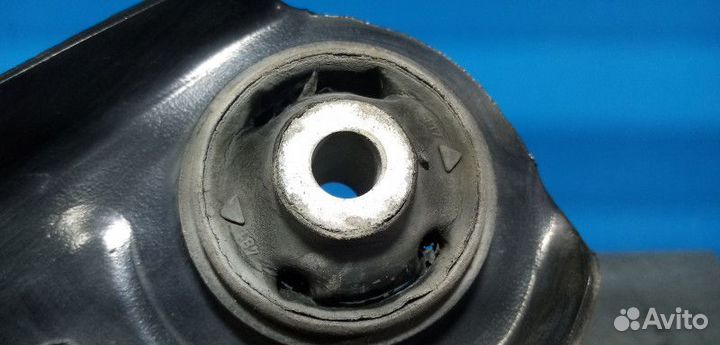 Рычаг передний правый Skoda Rapid