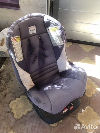 Детское кресло в машину